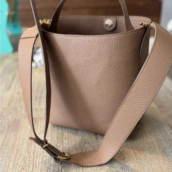 Cuyana Linea Bucket Bag